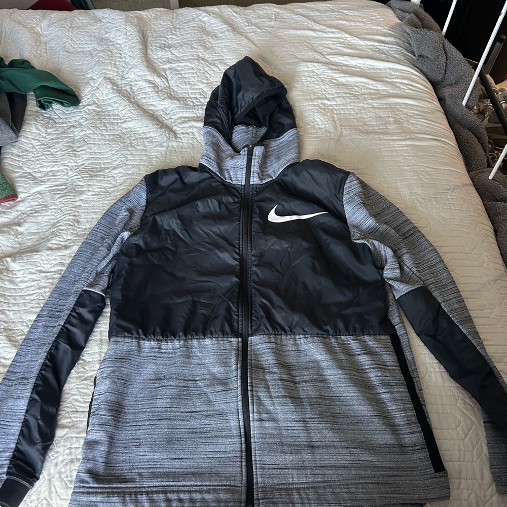 Nike Black and Gray Full-Zip Basketball Hoodie